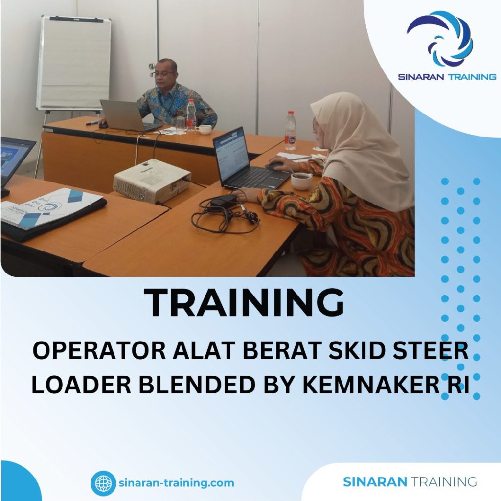 TRAINING OPERATOR ALAT BERAT SKID STEER LOADER BLENDED BY KEMNAKER RI